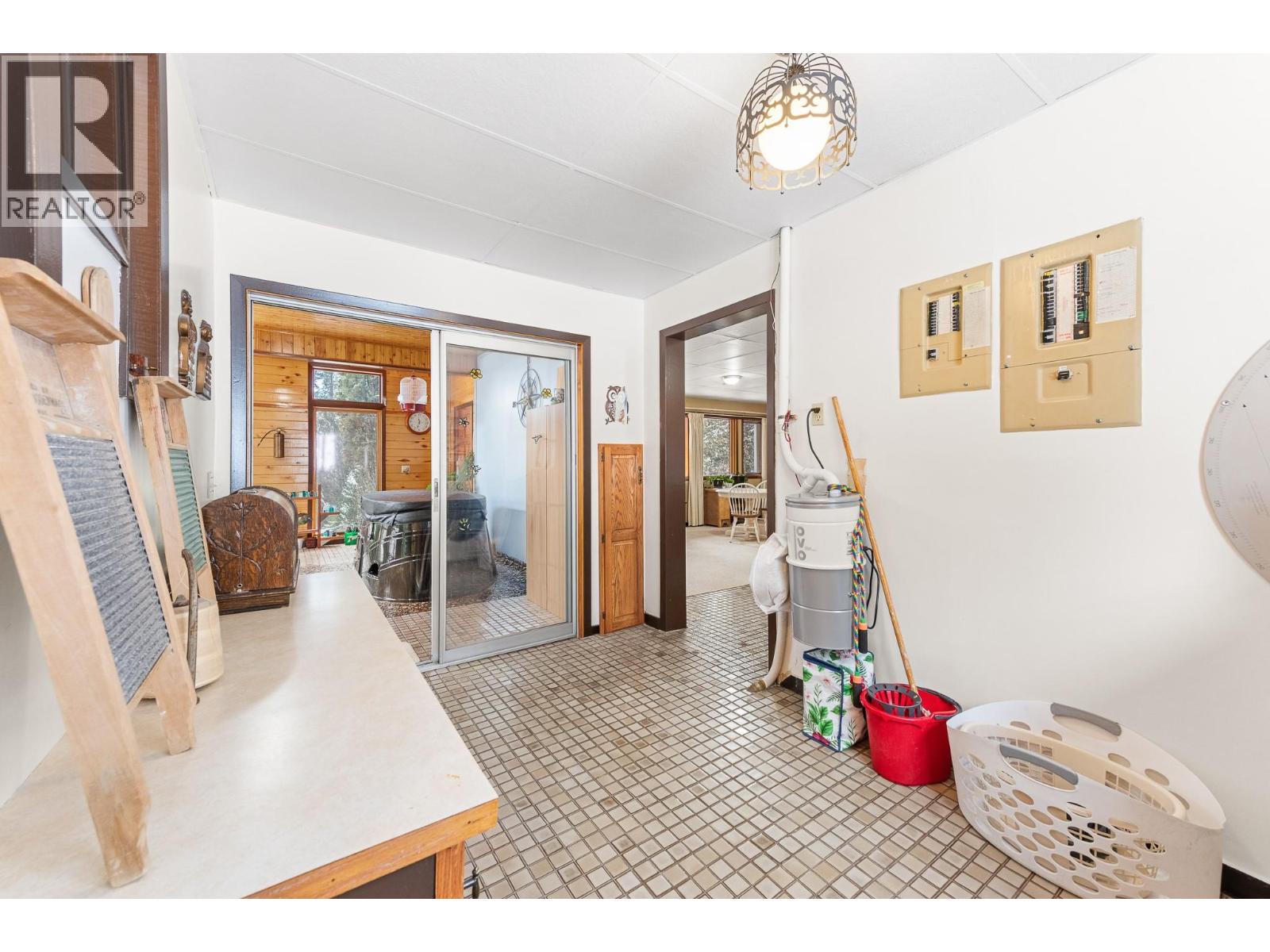 5110 Vance Road, Creston