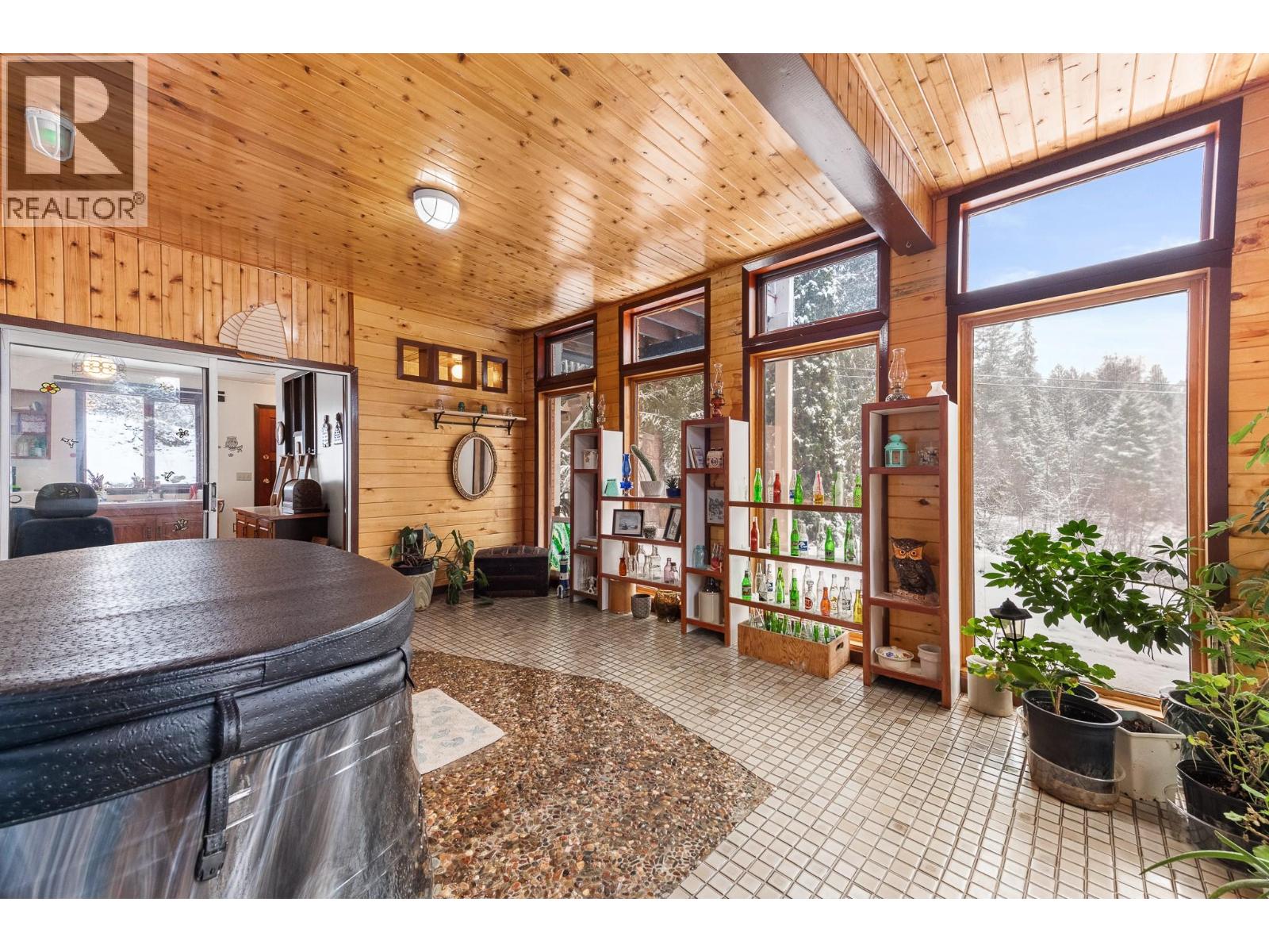 5110 Vance Road, Creston