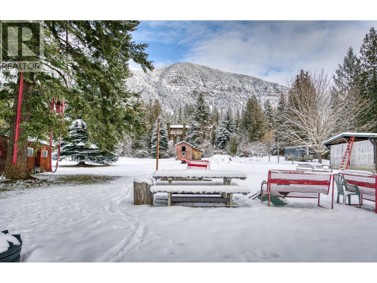 5110 Vance Road, Creston