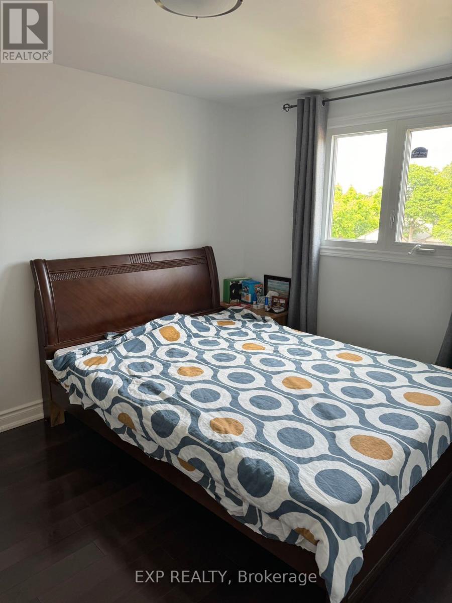 82 MUIRLANDS DRIVE - Photo 5 of 14, Toronto (Milliken), Ontario