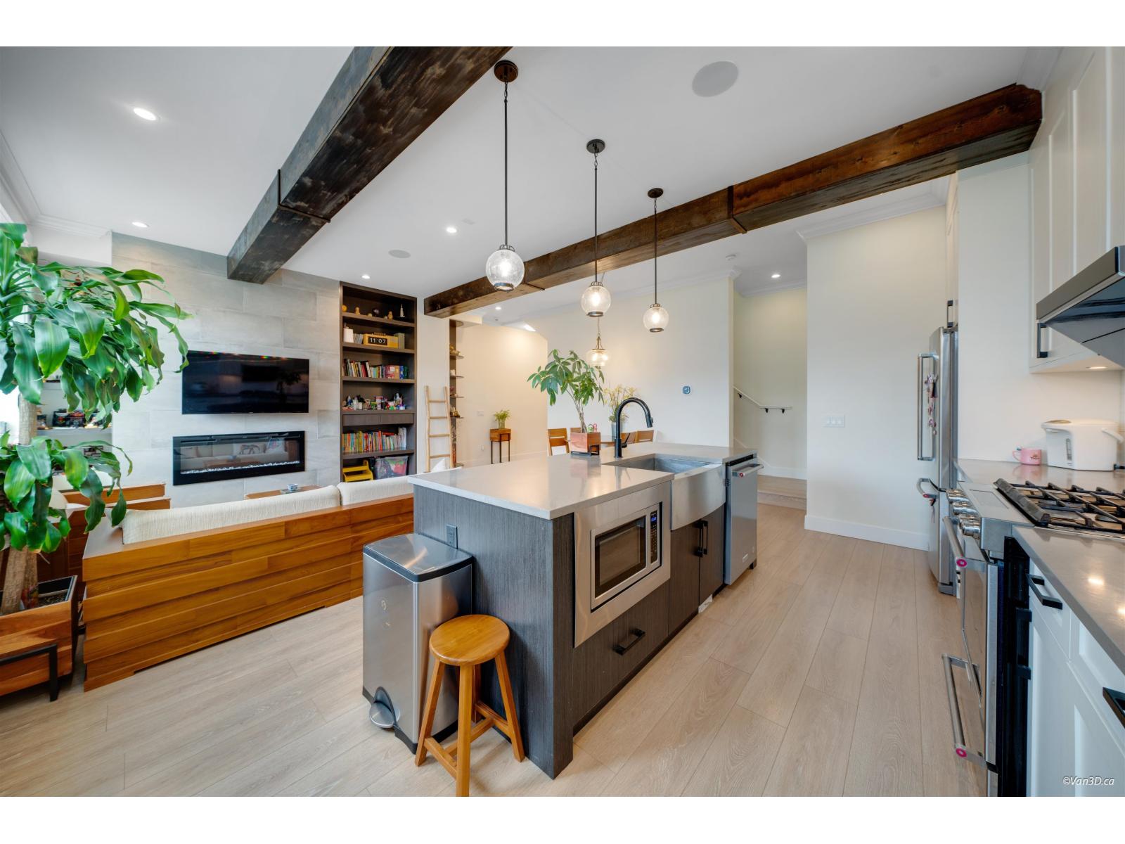 8 1454 162B STREET, Surrey