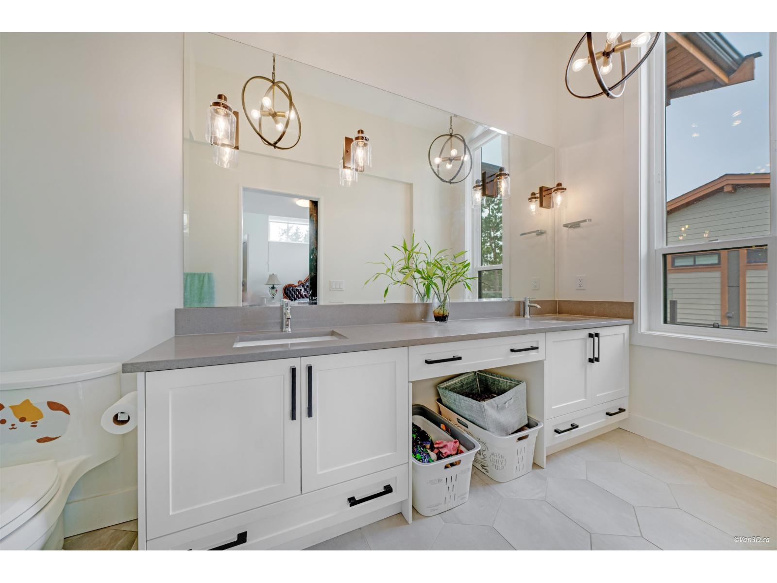 8 1454 162B STREET, Surrey