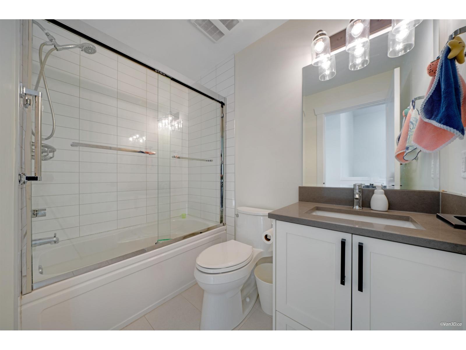 8 1454 162B STREET, Surrey