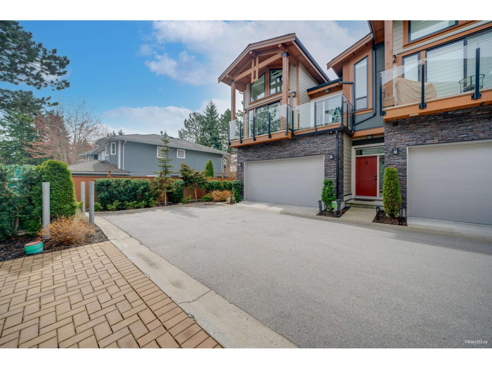 8 1454 162B STREET, Surrey