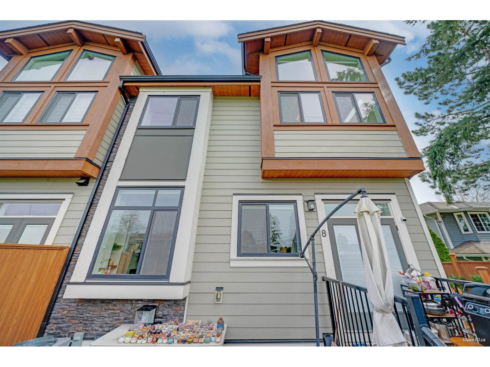 8 1454 162B STREET, Surrey