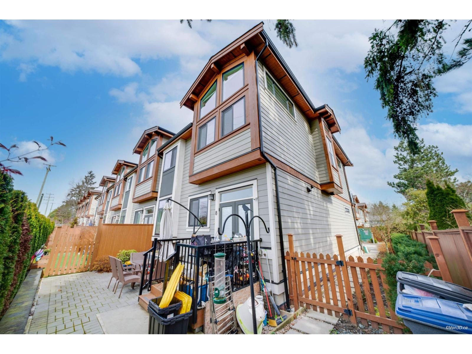 8 1454 162B STREET, Surrey