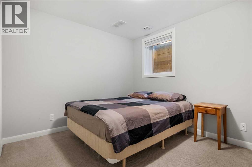 Single Family House for Sale in    Avenue SW Windsor Park Calgary 