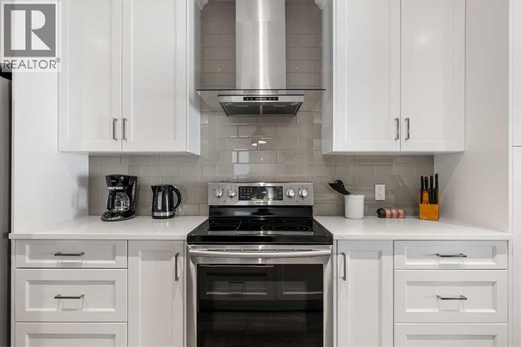 Single Family House for Sale in    Avenue SW Windsor Park Calgary 