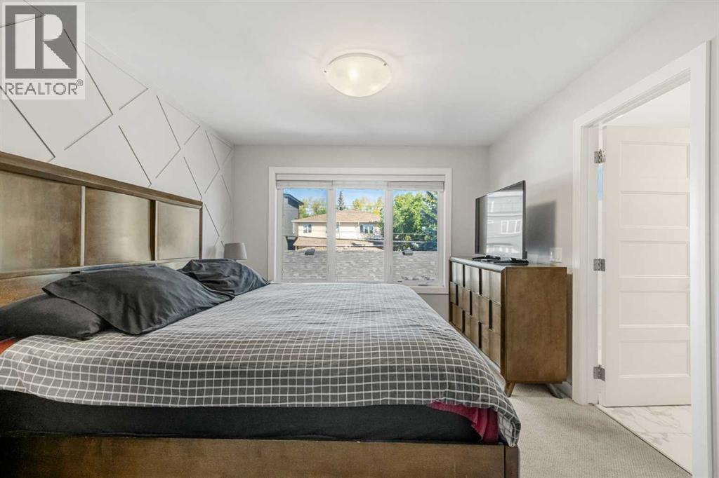 Single Family House for Sale in    Avenue SW Windsor Park Calgary 