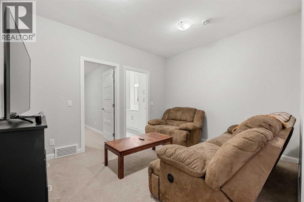 Single Family House for Sale in    Avenue SW Windsor Park Calgary 