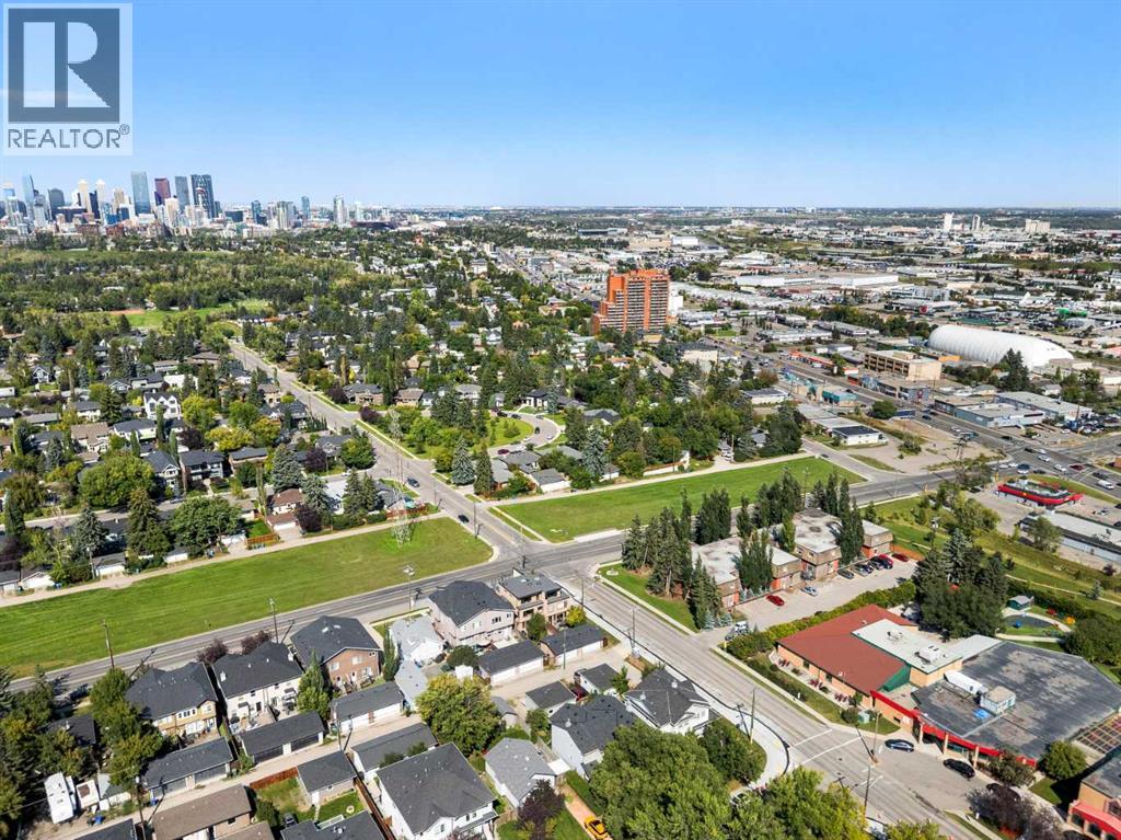 Single Family House for Sale in    Avenue SW Windsor Park Calgary 