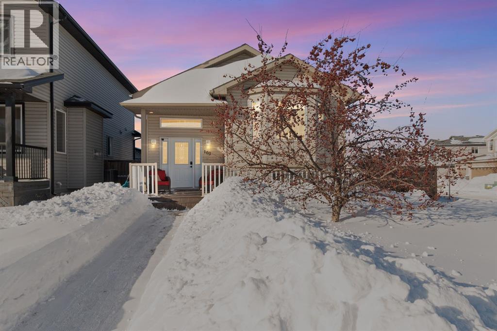 100 Honeysuckle Way, Fort McMurray