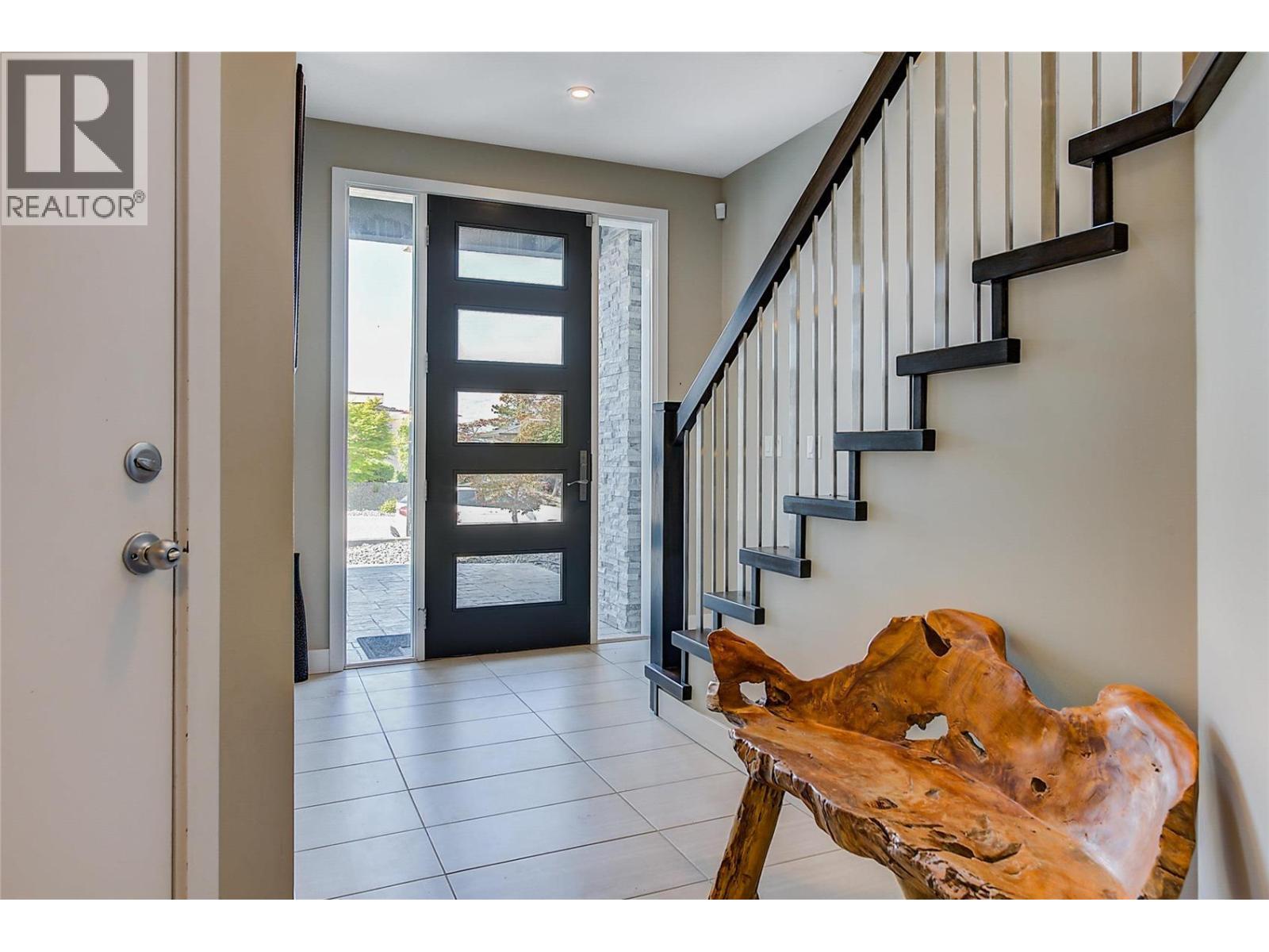  3284 Vineyard View Drive, West Kelowna