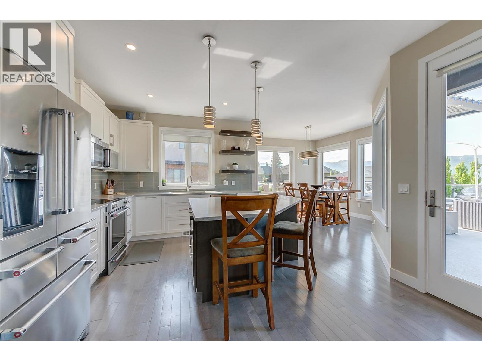  3284 Vineyard View Drive, West Kelowna