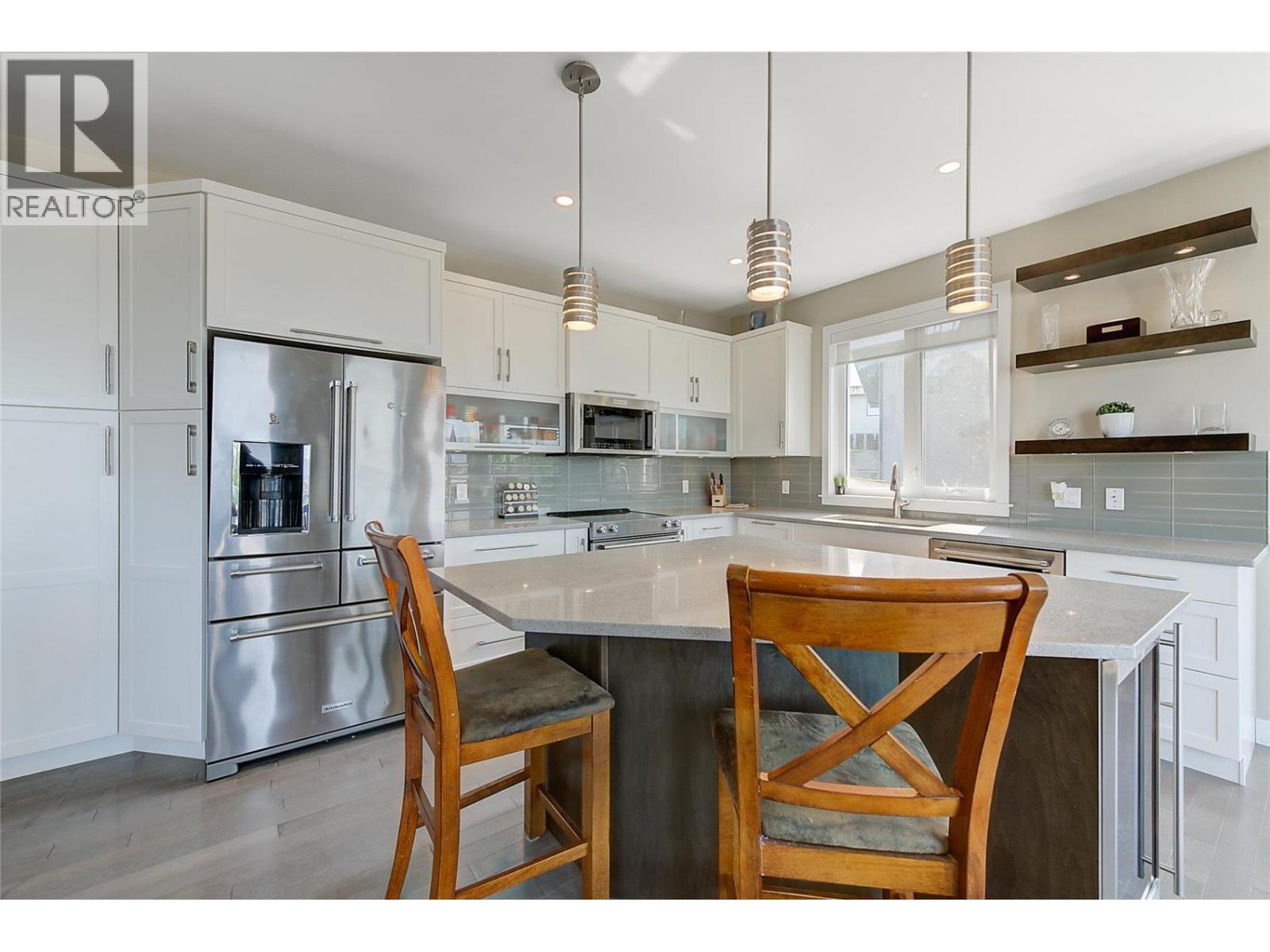  3284 Vineyard View Drive, West Kelowna