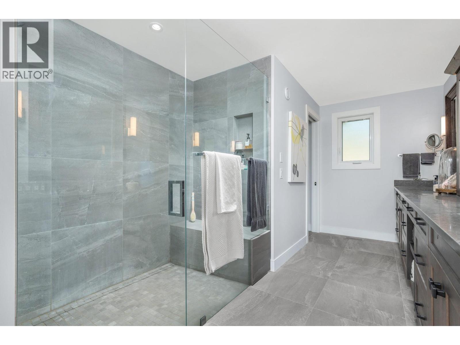 7212 Mountridge Place, Vernon