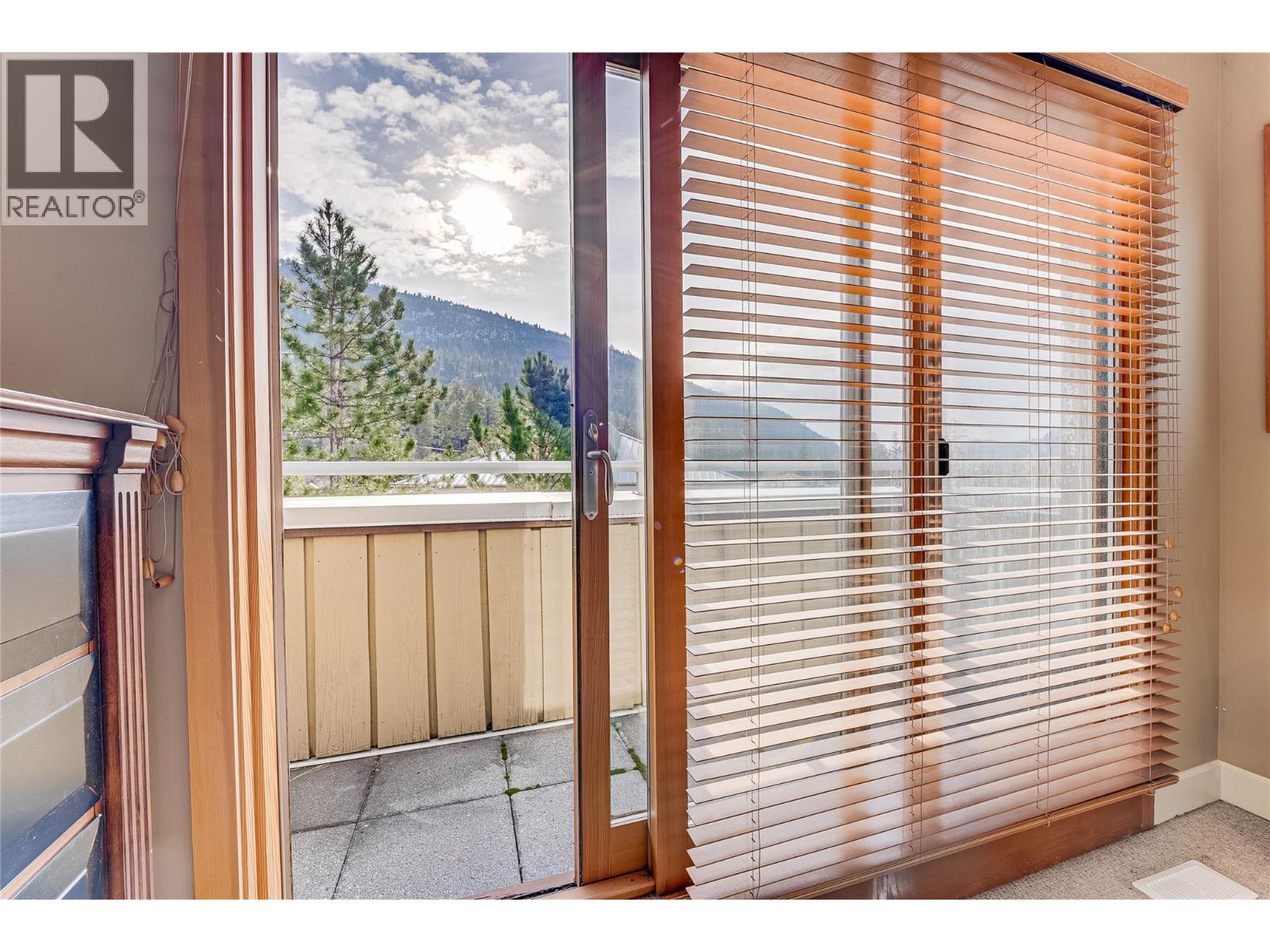 #92 9845 EASTSIDE ROAD - 41