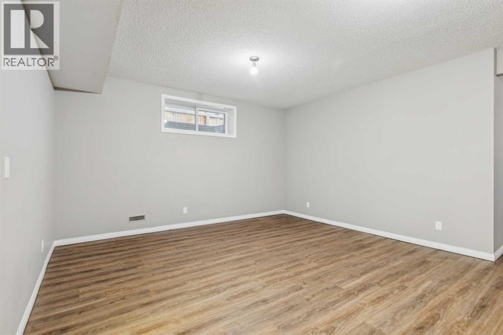 Single Family House for Sale in  Walden Manor SE Walden Calgary 