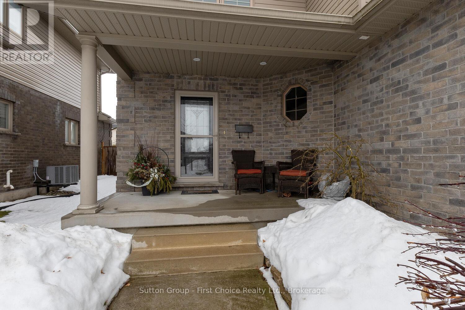 74 RUTHERFORD DRIVE - Photo 5 of 48, Stratford, Ontario