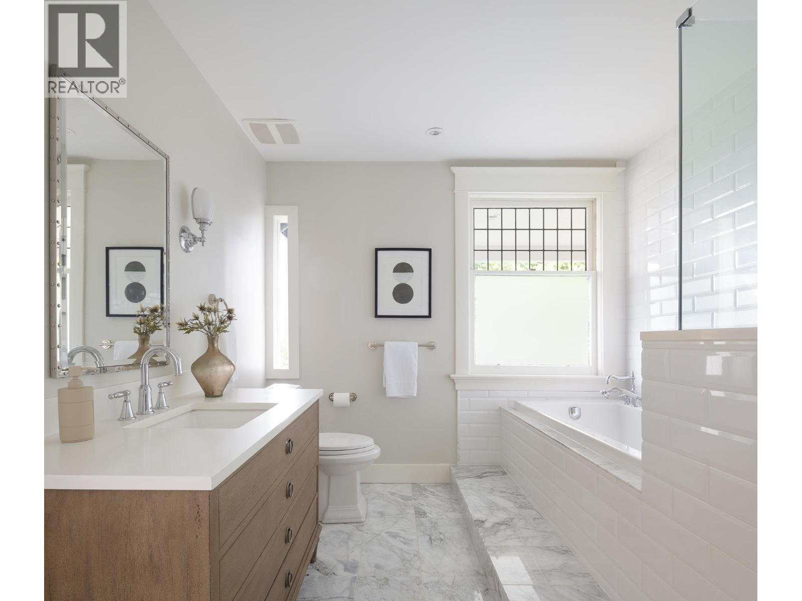 3545 DOWSLEY COURT, North Vancouver