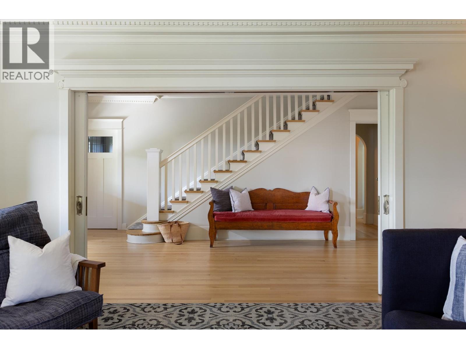 3545 DOWSLEY COURT, North Vancouver