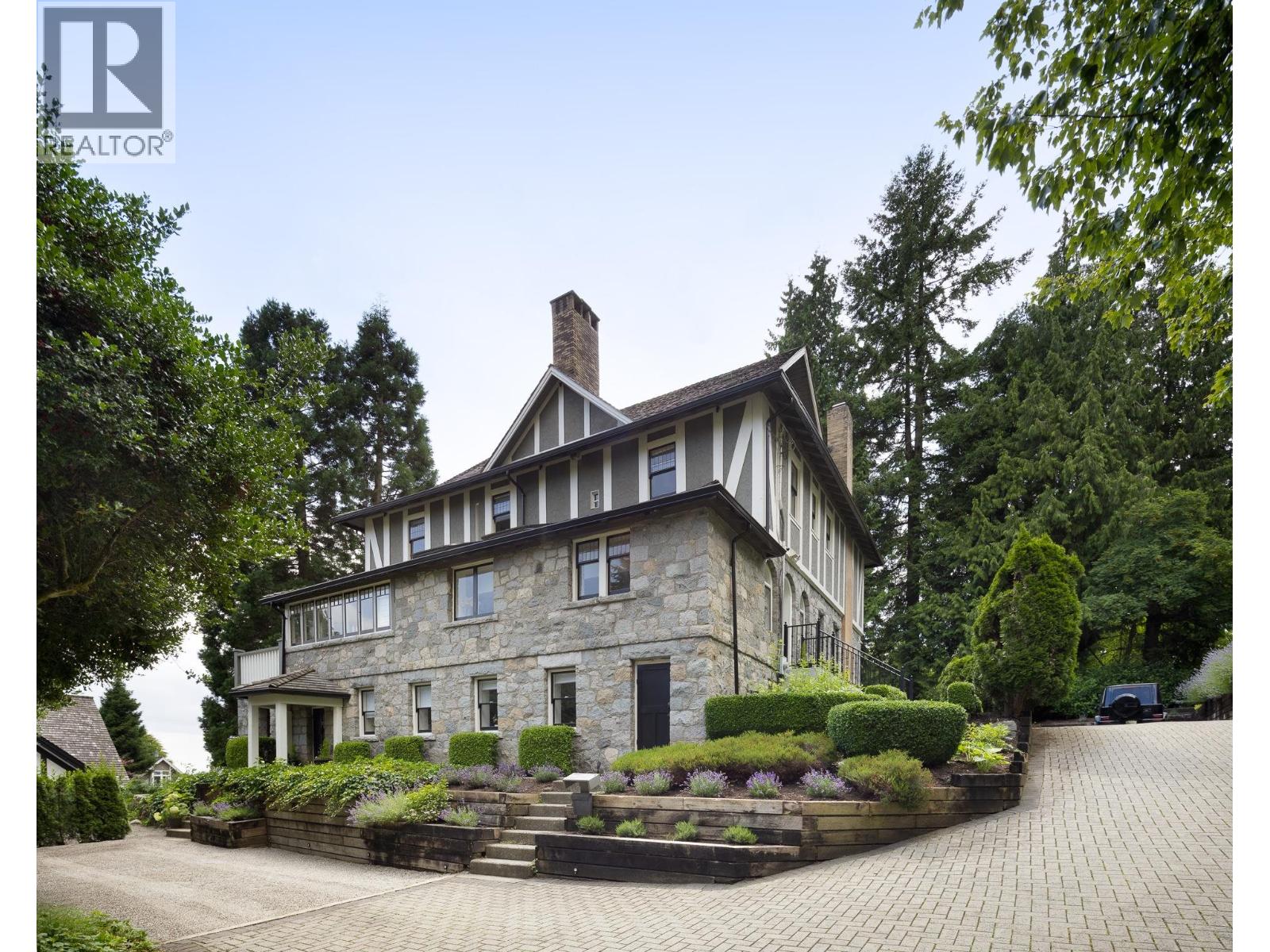 3545 DOWSLEY COURT, North Vancouver