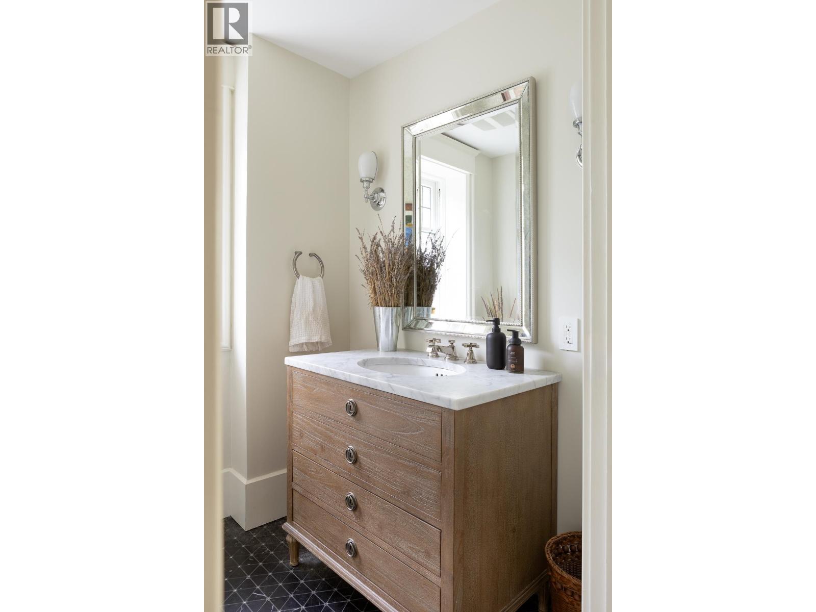 3545 DOWSLEY COURT, North Vancouver