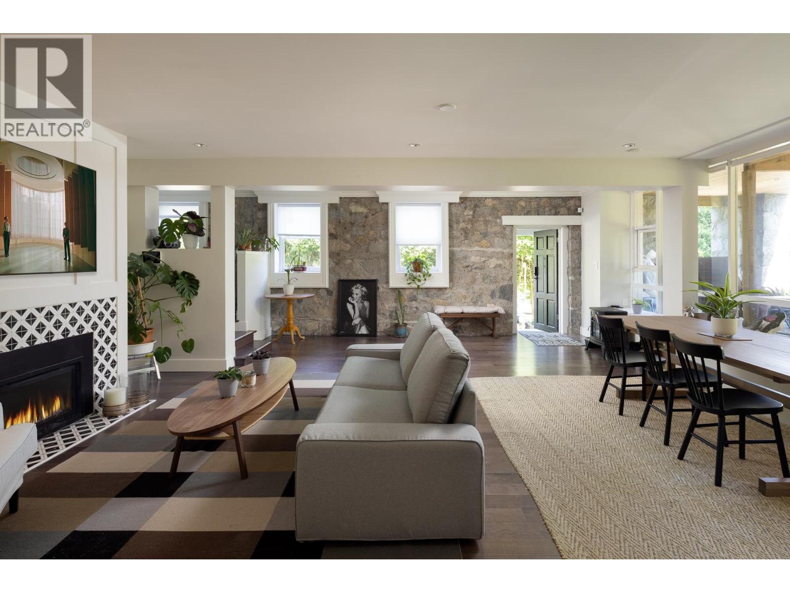 3545 DOWSLEY COURT, North Vancouver