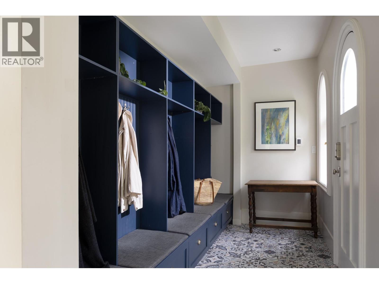 3545 DOWSLEY COURT, North Vancouver