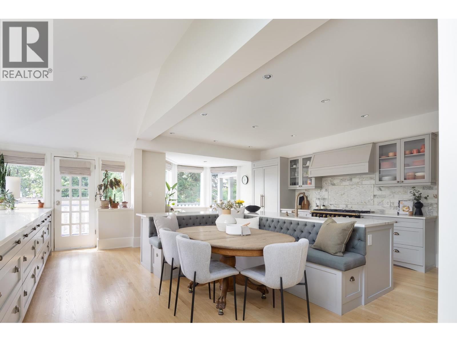 3545 DOWSLEY COURT, North Vancouver