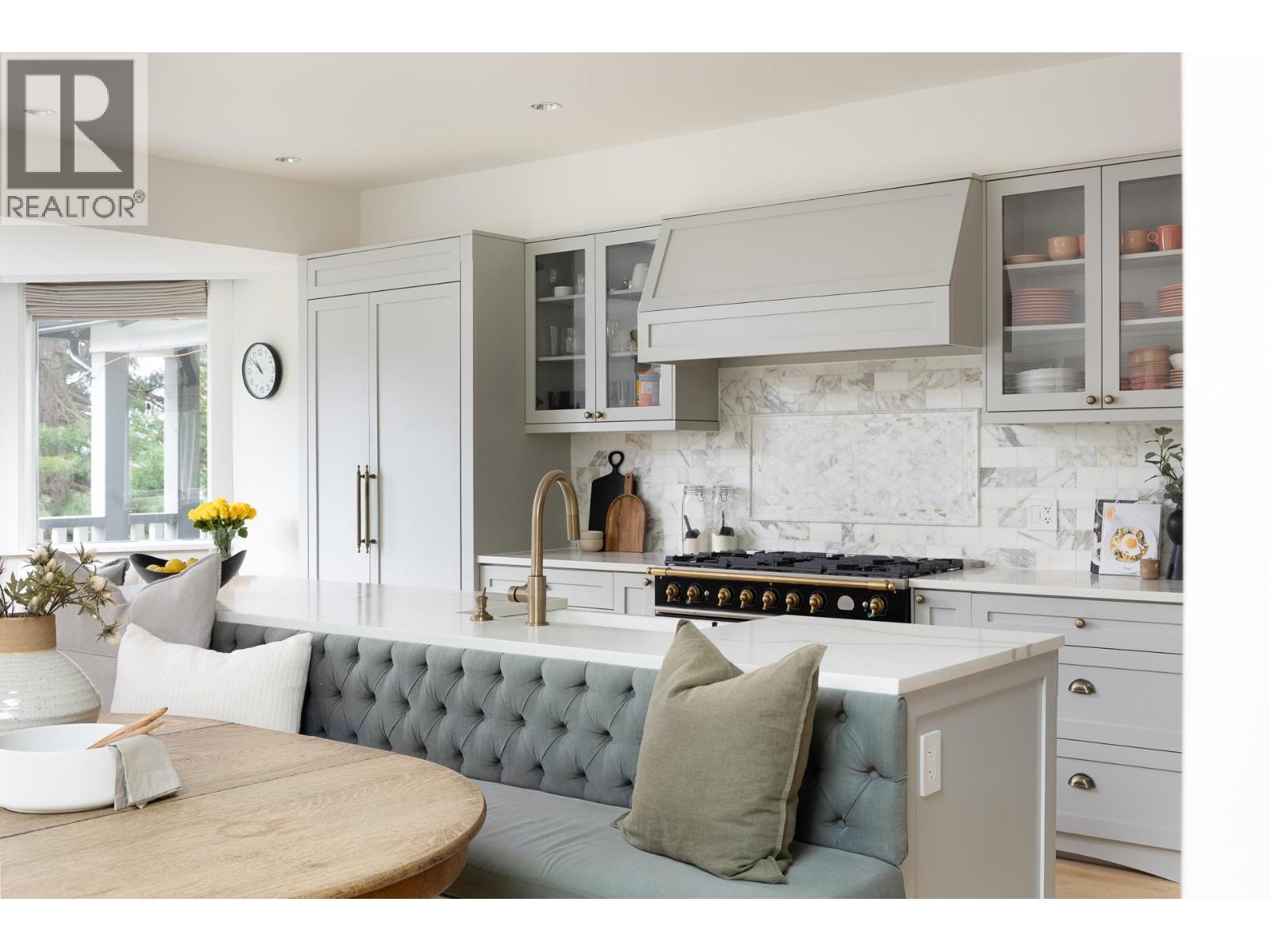 3545 DOWSLEY COURT, North Vancouver