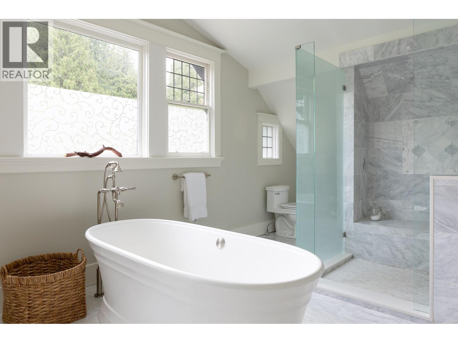 3545 DOWSLEY COURT, North Vancouver