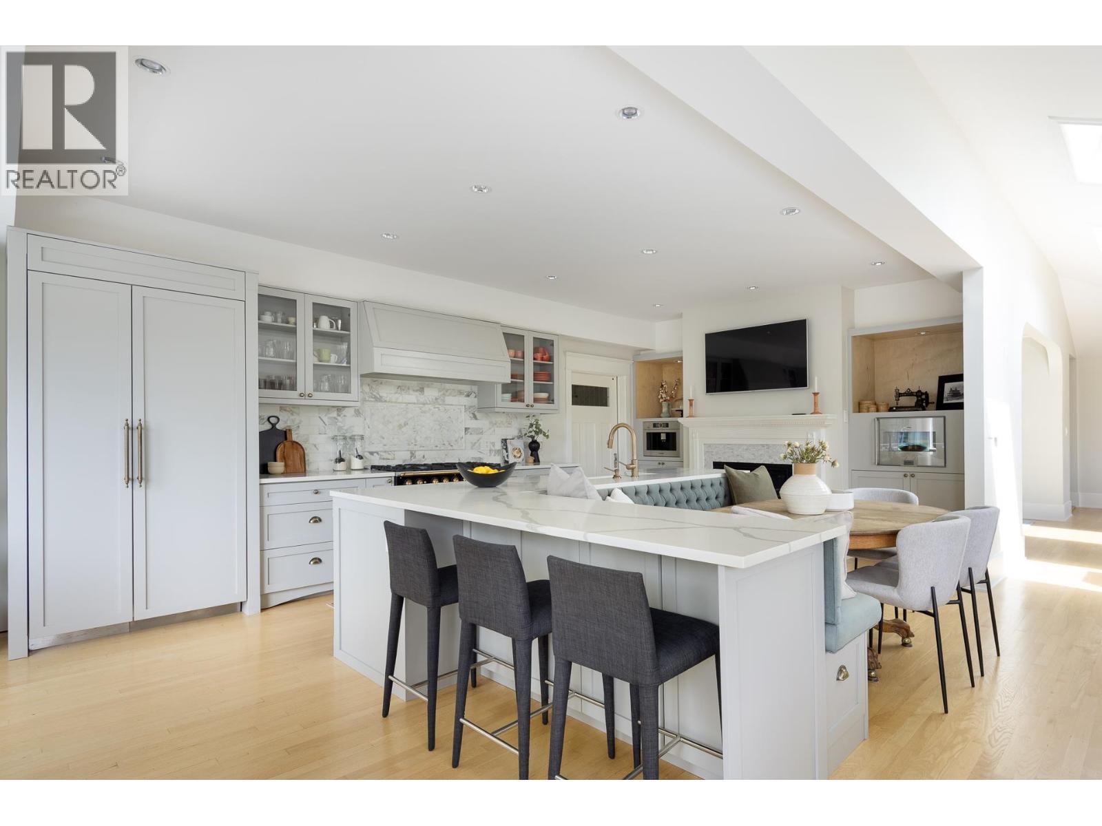 3545 DOWSLEY COURT, North Vancouver