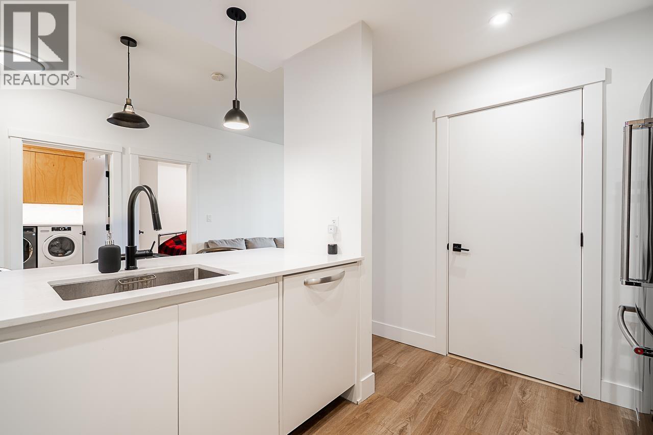 1608 2180 KELLY AVENUE, Port Coquitlam