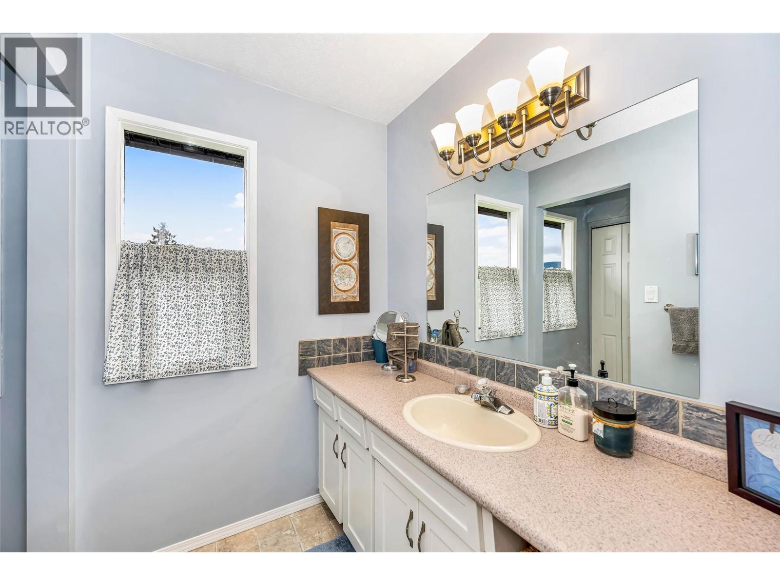 6463 BLUE JAY ROAD - 23