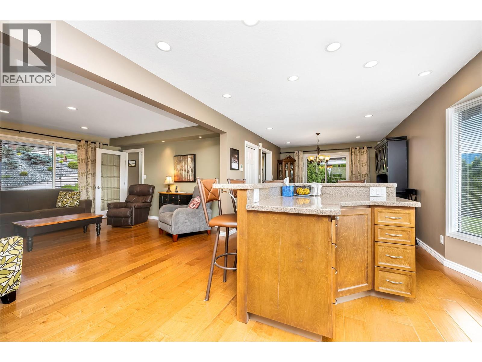 6463 BLUE JAY ROAD - 11