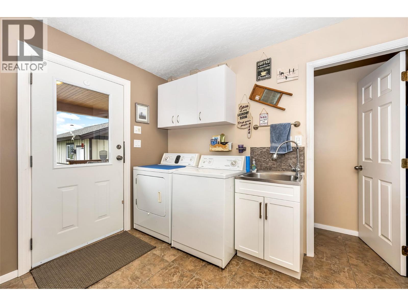 6463 BLUE JAY ROAD - 16