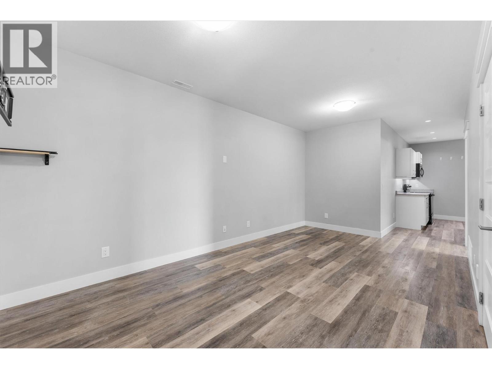  2600 Paramount Drive, West Kelowna