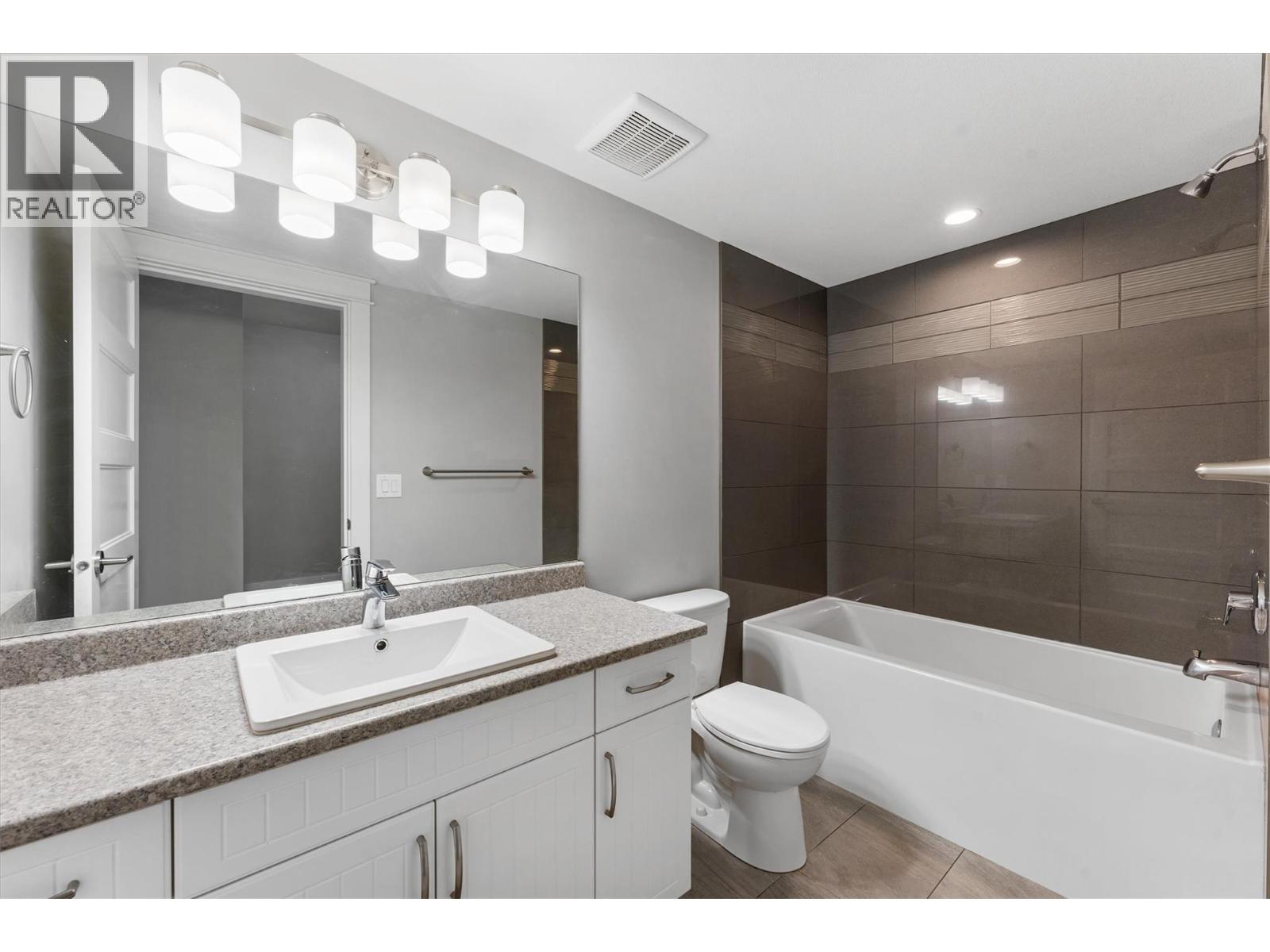  2600 Paramount Drive, West Kelowna