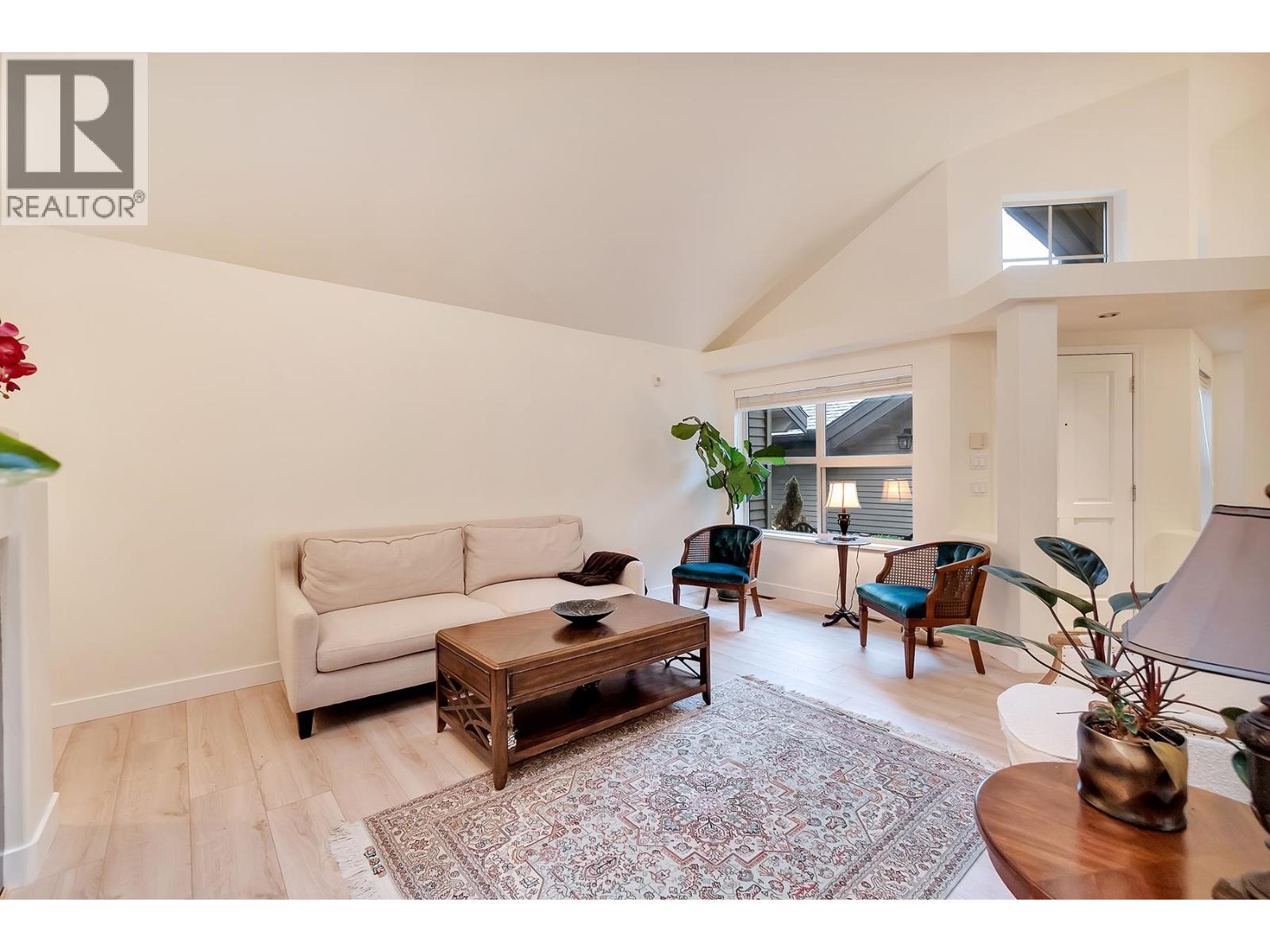 18 1550 LARKHALL CRESCENT, North Vancouver