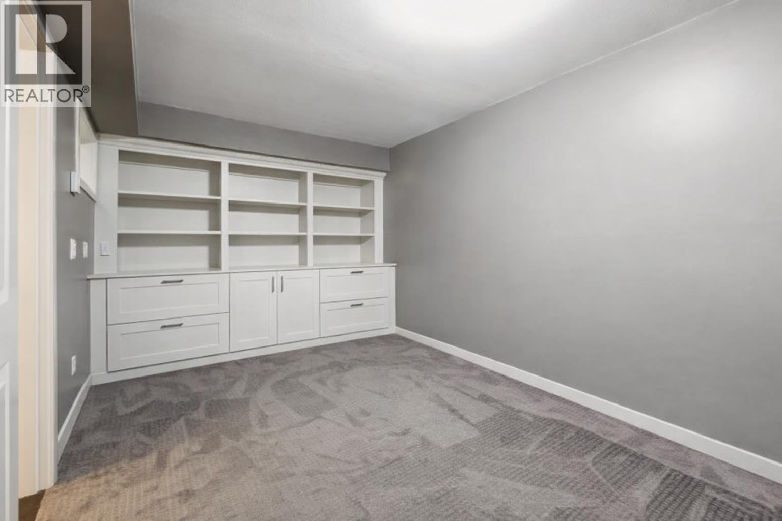 158 W 22ND STREET, North Vancouver