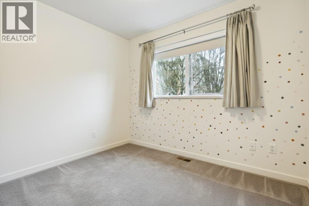 158 W 22ND STREET, North Vancouver