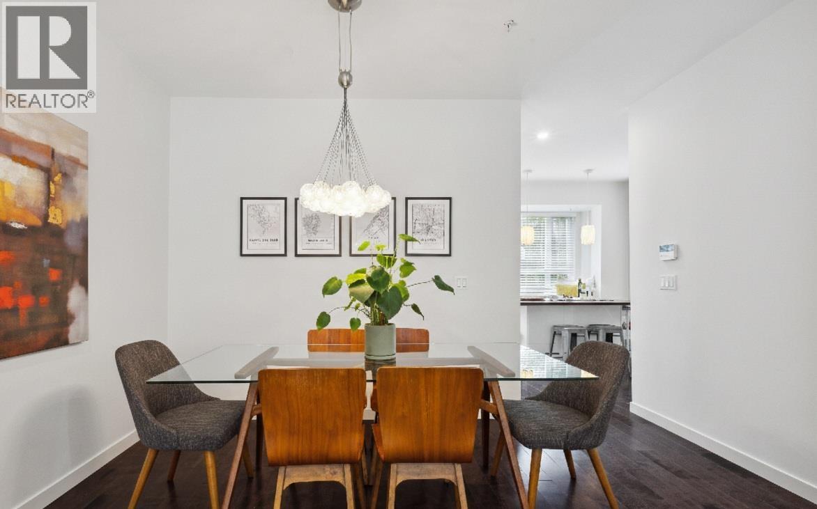 158 W 22ND STREET, North Vancouver