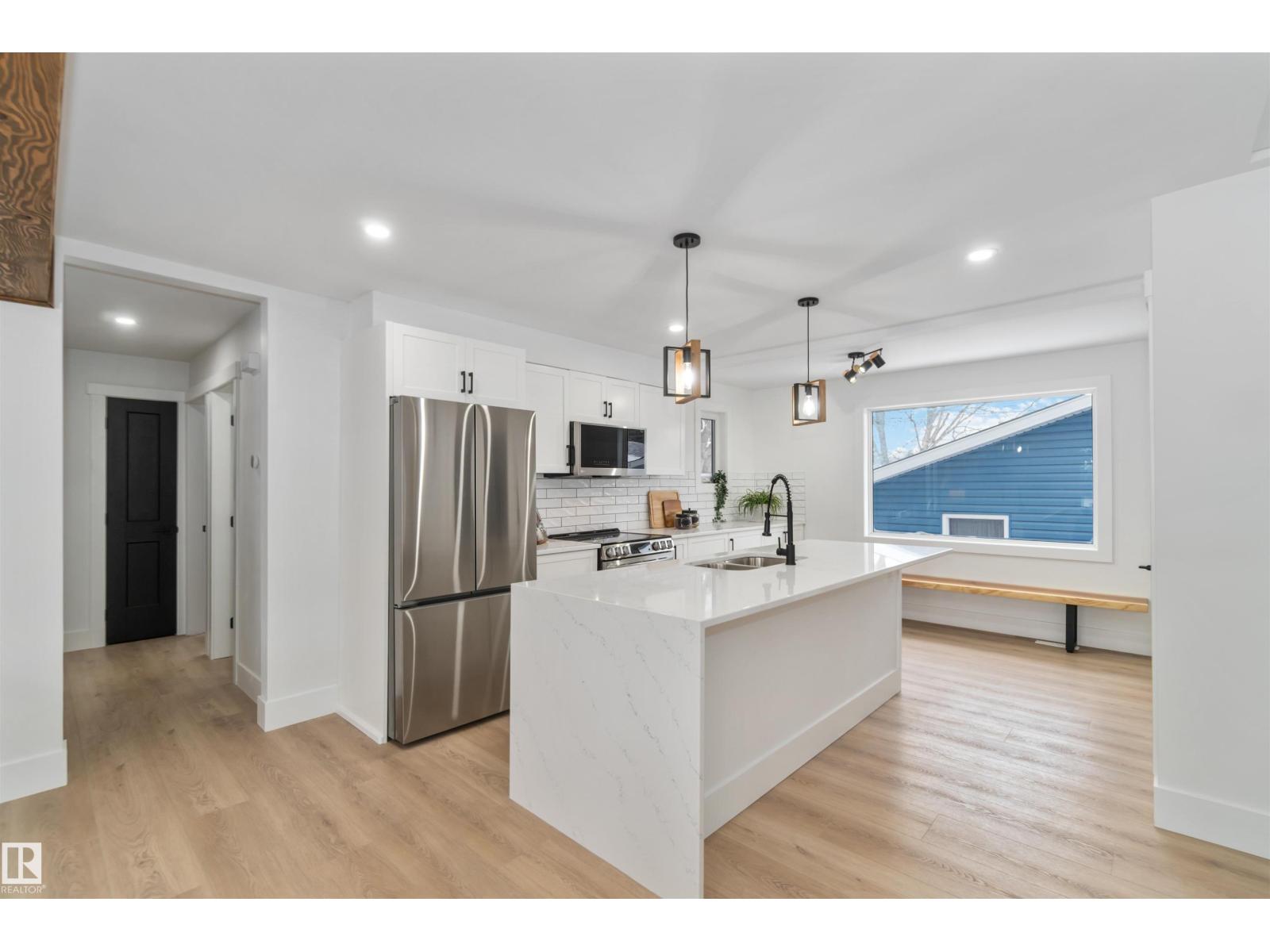 
          6719 95 AV NW
            <br/>
            <span>Edmonton</span>
            , 
            <span>AB</span>
             <span>T6B1A6</span>
         - Photo 17