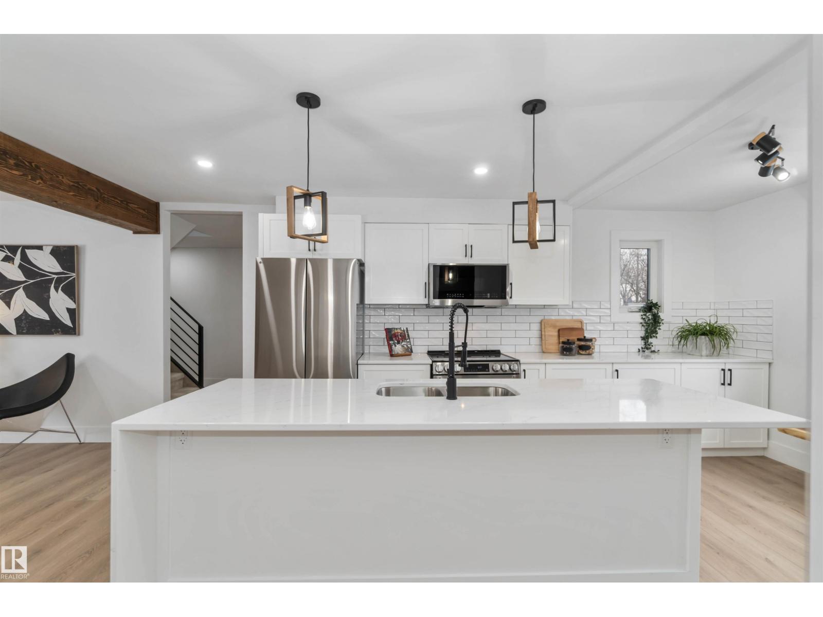 
          6719 95 AV NW
            <br/>
            <span>Edmonton</span>
            , 
            <span>AB</span>
             <span>T6B1A6</span>
         - Photo 23