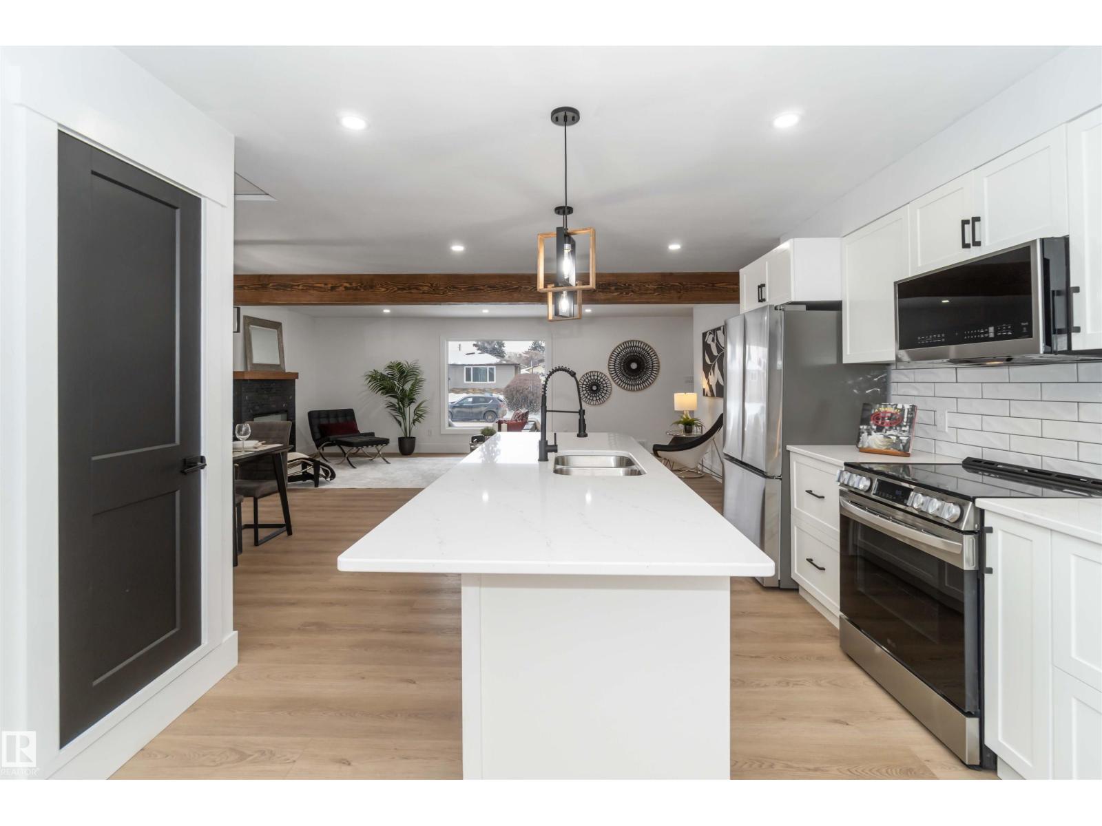 
          6719 95 AV NW
            <br/>
            <span>Edmonton</span>
            , 
            <span>AB</span>
             <span>T6B1A6</span>
         - Photo 38