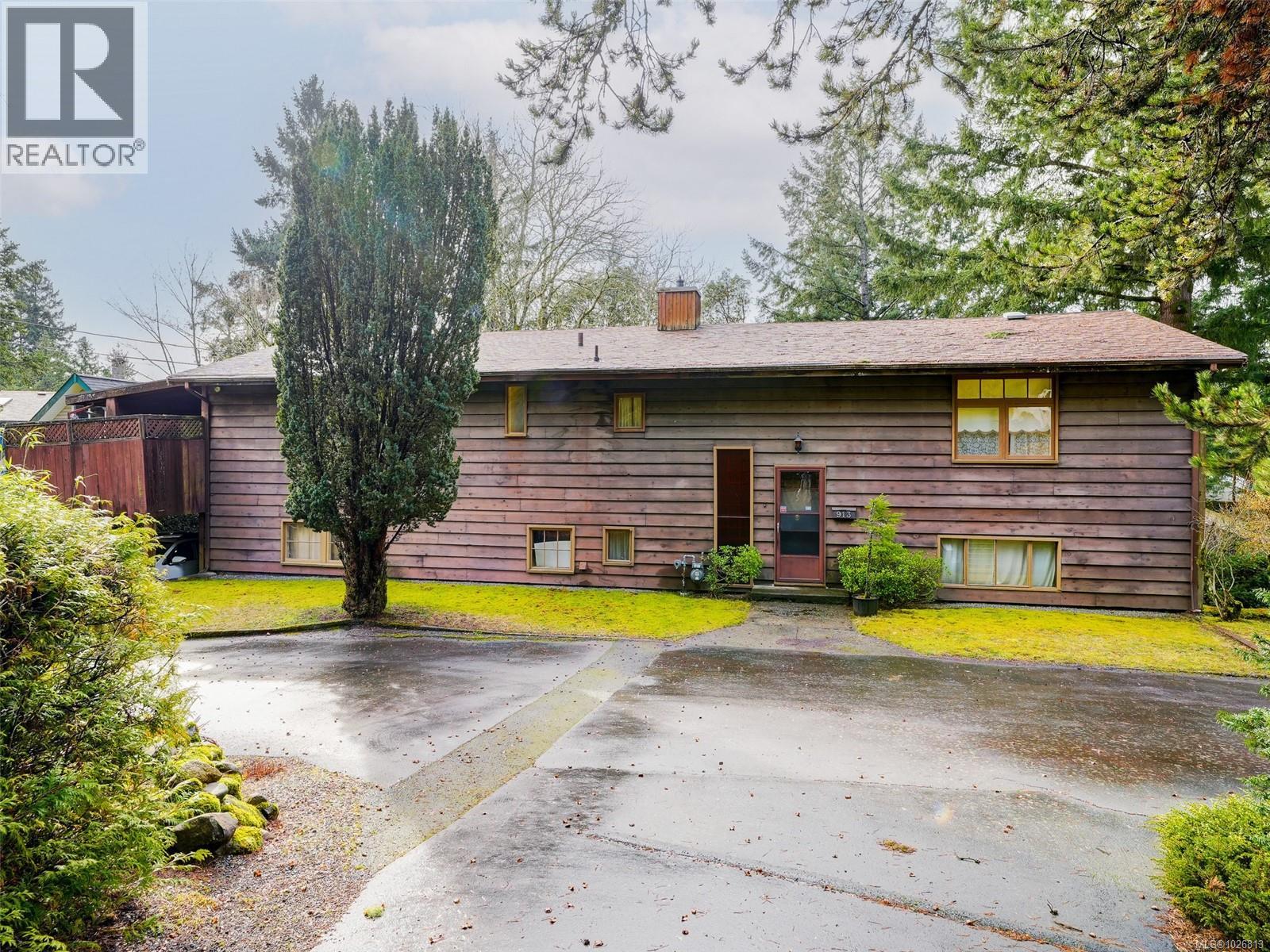  913 Gade Road, Langford