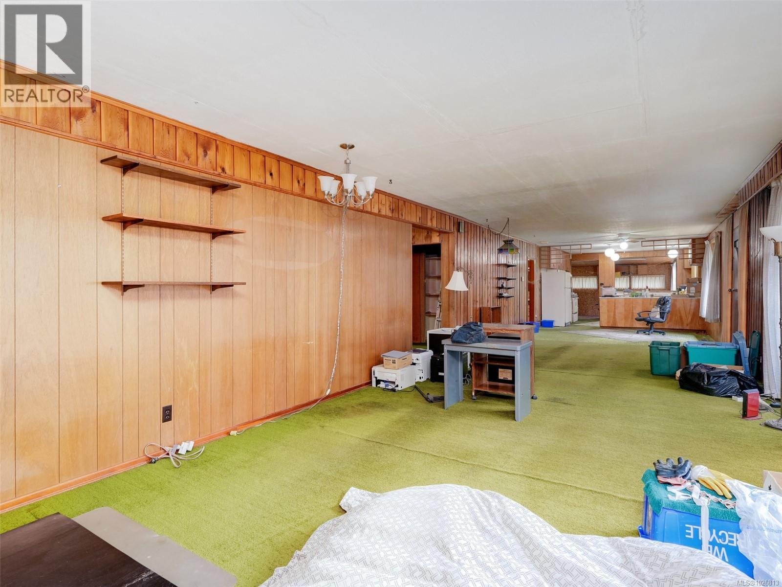  913 Gade Road, Langford