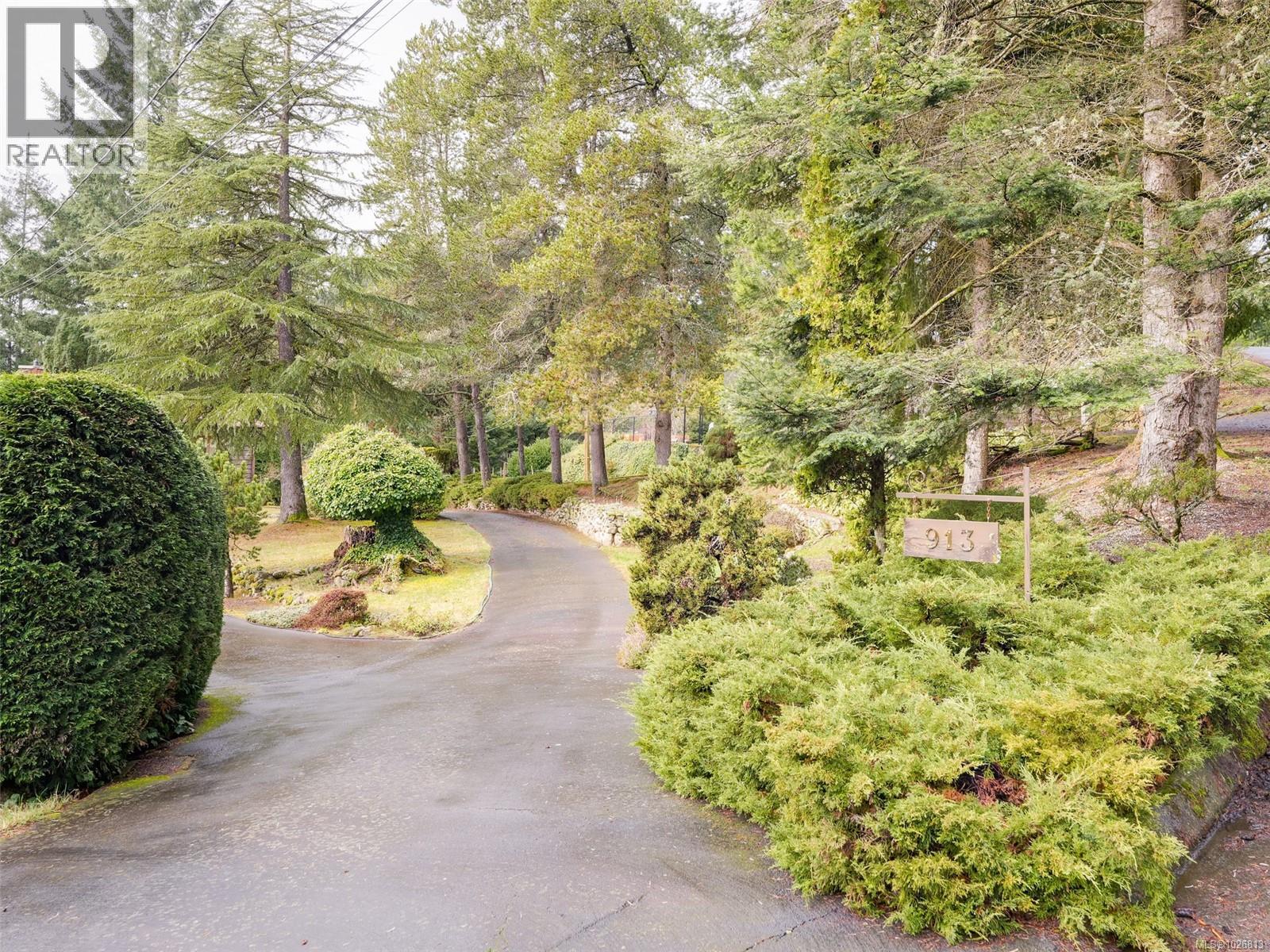  913 Gade Road, Langford