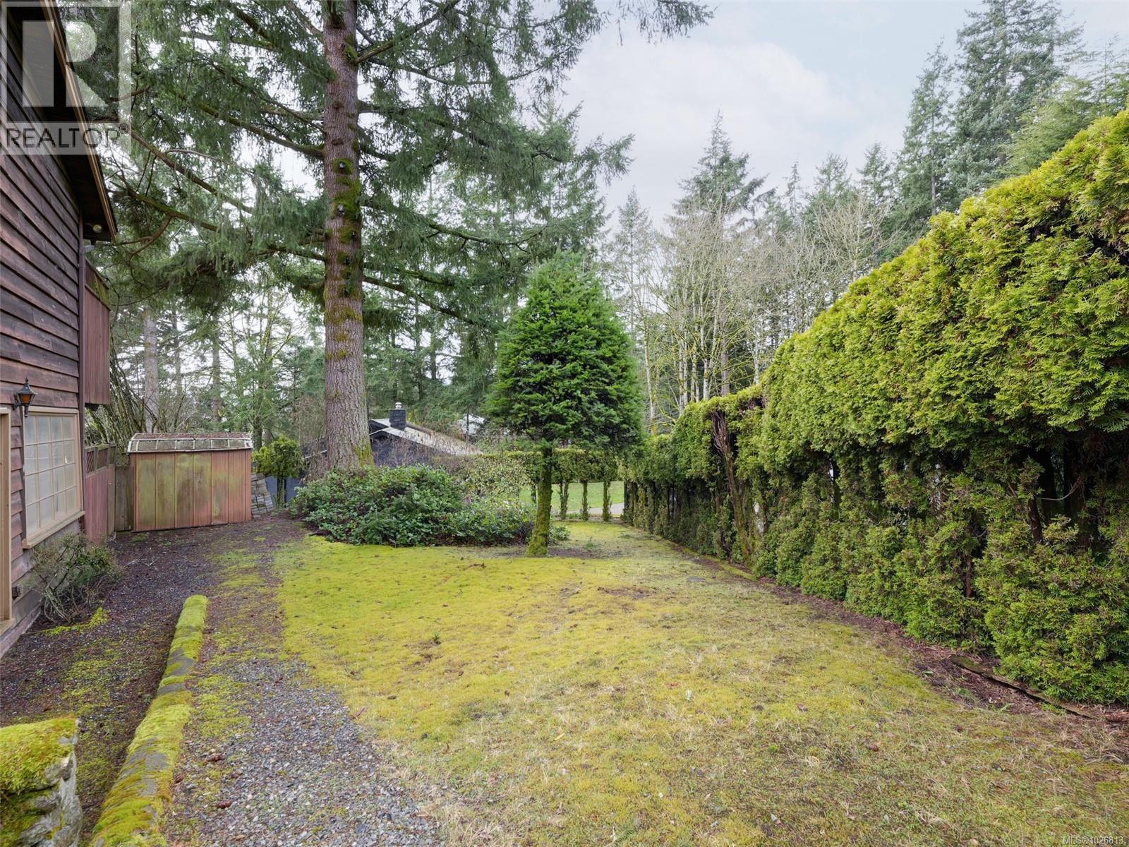  913 Gade Road, Langford